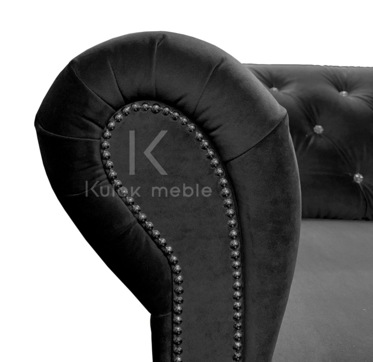 NAROZNIK-CHESTERFIELD-DUZY-W-KSZTALCIE-PODKOWY-U--C--PIKOWANY-KRYSZTALKAMI-SWAROVSKI-LUB-GUZIKAMI-Z- (1).jpg