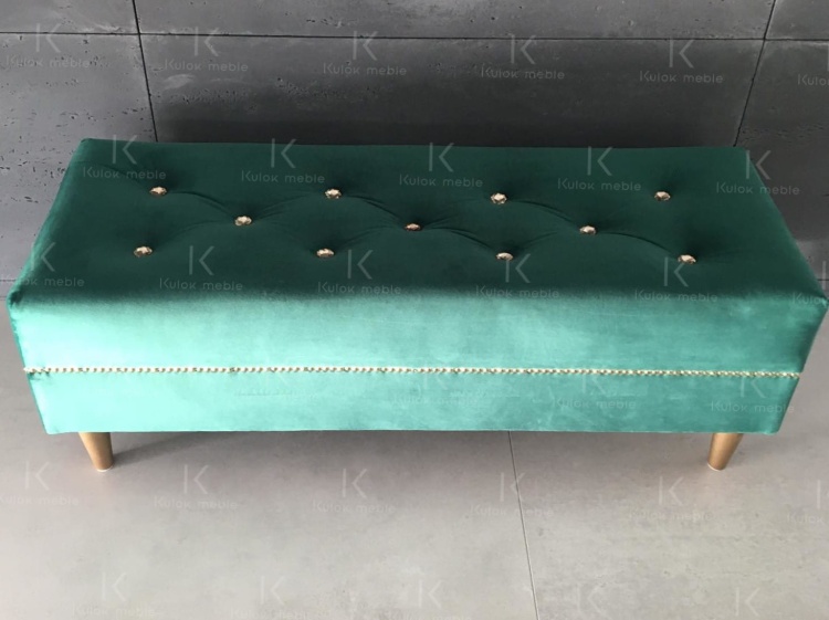 Elegancka Pufa na Wysokich Nogach