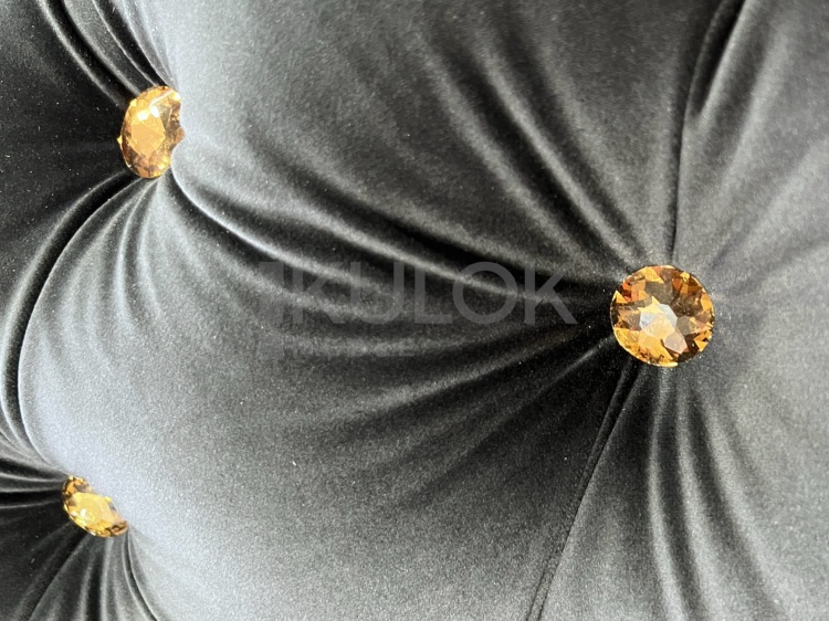 Detale Złotych Kryształków Chesterfield Sofa