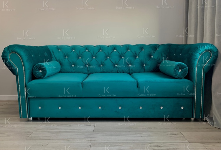 Srebrny kryształek dekoracyjny w poduszce glamour