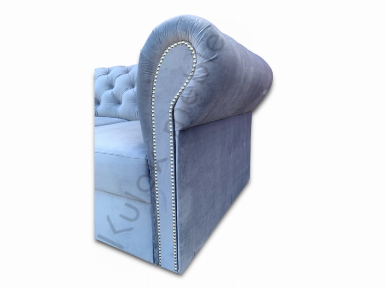 Nietypowy Welur: Stylowe Chesterfieldy w Wyjątkowym Kolorze