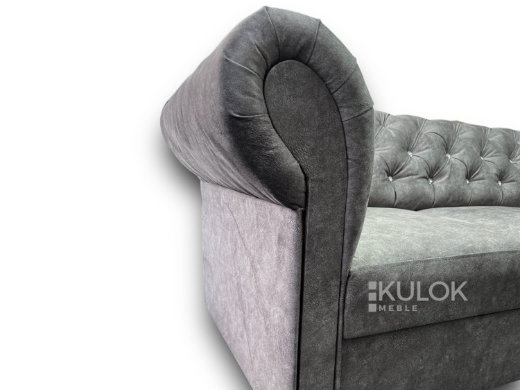 Sofa z kryształkami pikowana