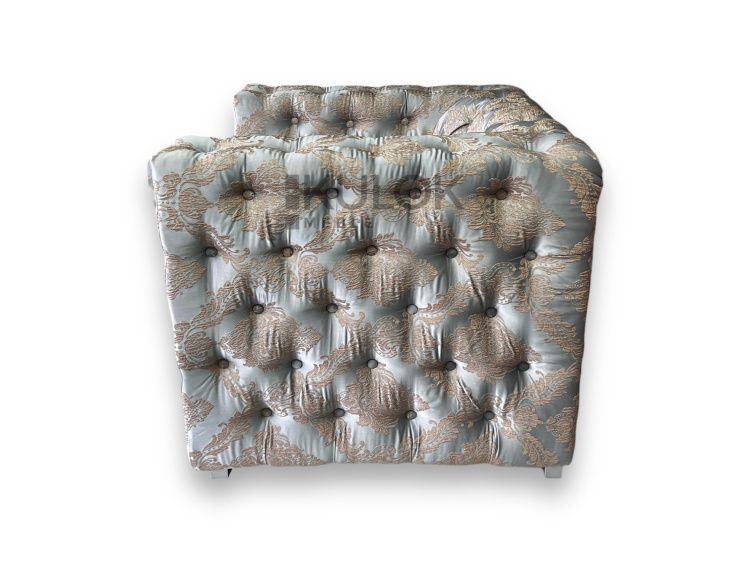 Fotel elegancki z barokowym wzorem