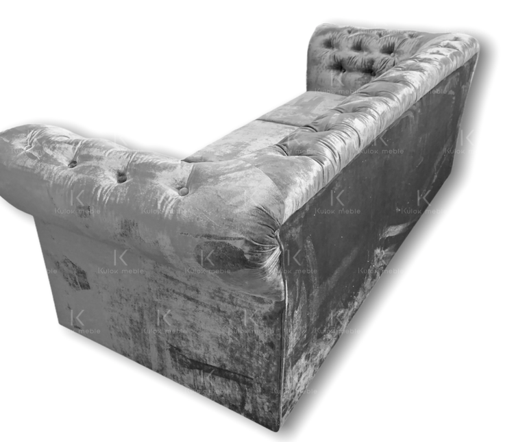 Tapicerowana sofa pikowana w stylu glamour srebrna na bogato