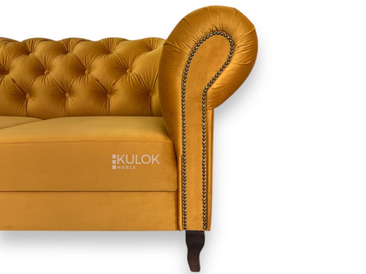 elegancka sofa Chesterfield Lux miodowa