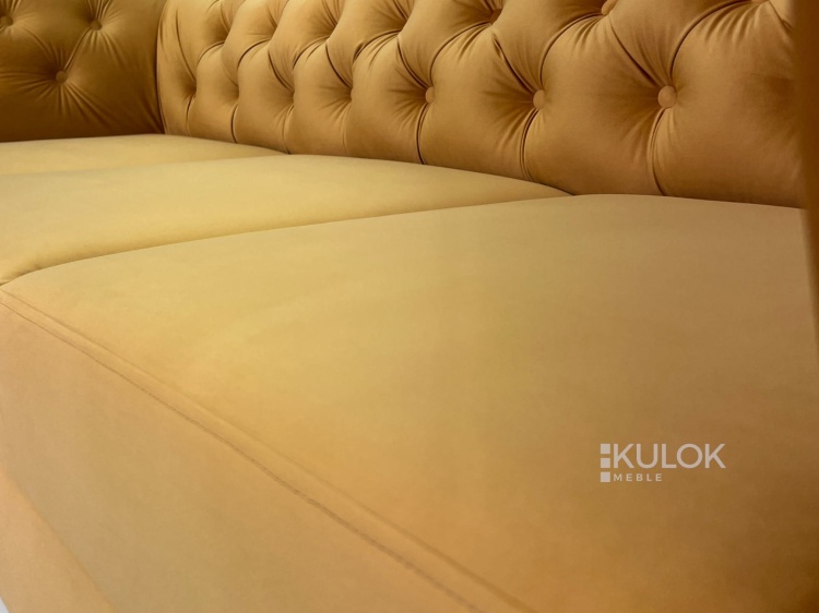 Sofa Miodowa Chesterfield Lux - Tkanina Magic Velvet