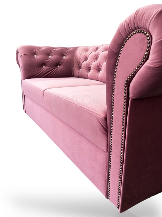 Sofa Chesterfield z Kryształkami Swarovski - Pudrowy Róż. kryształy i ozdoby.