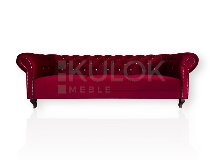 Elegancja i Komfort - Trzyosobowa Sofa Chesterfield w Królewskiej Czerwieni.