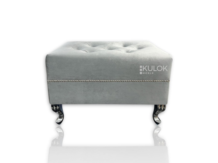 Podnóżek glamour z ozdobnymi listwami