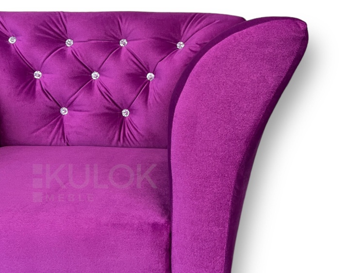 Glamour na Wysokim Oparciu - Sofa Chester Lux z Swarovski. Ergonomiczna sofa z oryginalnym wzorem boków na zamówienie i na wymiar.