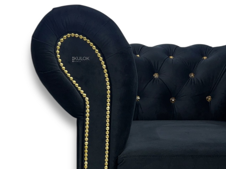 złote ćwieki sofa chesterfield Tokio