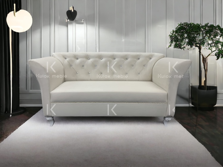 Designerska Sofa Chester Lux z Kryształkami i Białymi Nogami - Elegancja Pikowanego Wnętrza
