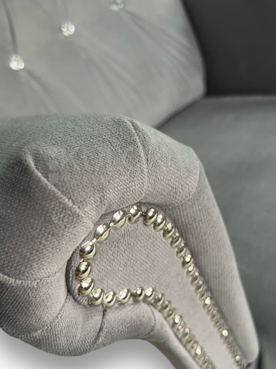 Fotel na zamówienie z kryształkami Swarovski - ekskluzywny detal