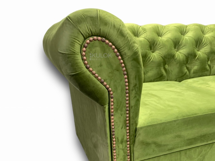 Sofa z Jasnozielonym Aksamitem - Elegancja i Komfort