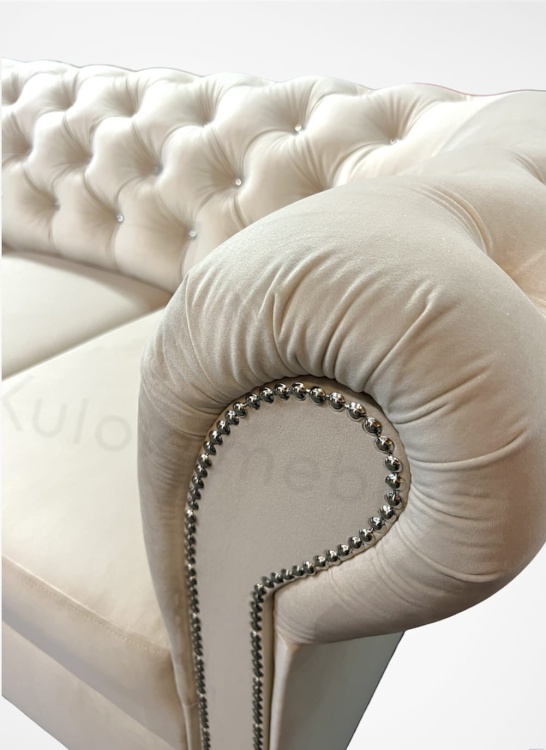 Listwy Zdobne Srebrne - Detale Elegancji w Narożniku Bis