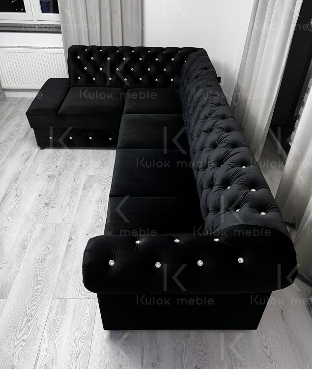 Detal kryształków Swarovski na narożniku premium