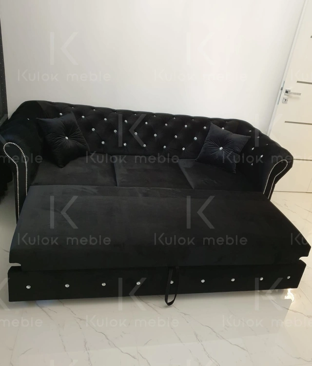 Czarna sofa z kryształkami Swarovski - unikalna Glamour Warsaw.