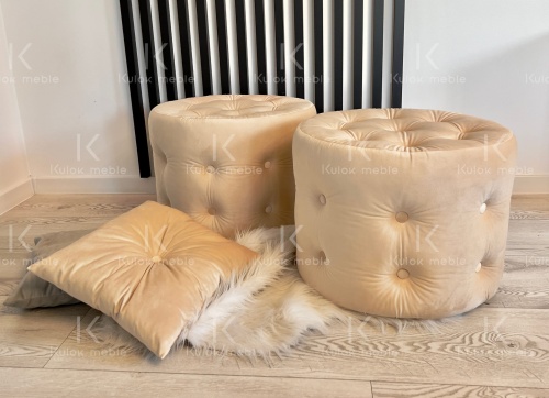Puf Okrąg chesterfield pikowany guzikami w beżowym magic velvet 2281 na wymiar.