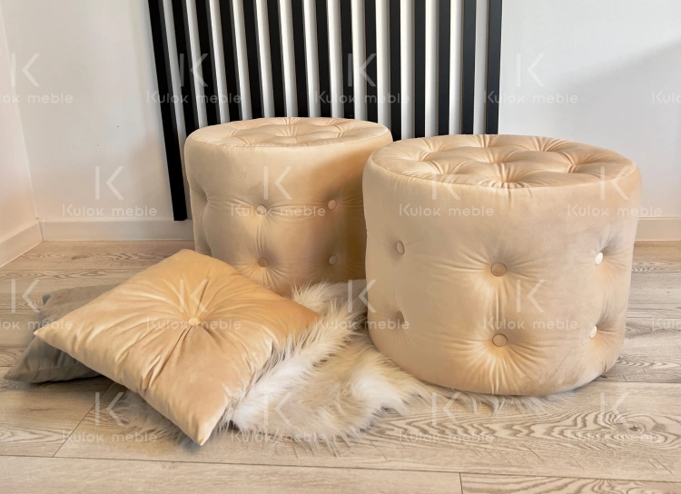 Puf Okrąg chesterfield pikowany guzikami w beżowym magic velvet 2281 na wymiar.