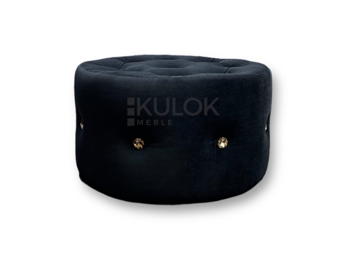 Salon modern z elegancką okrągłą pufą