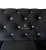 Czarna Sofa Chesterfield z subtelnymi kryształkami Swarovski.