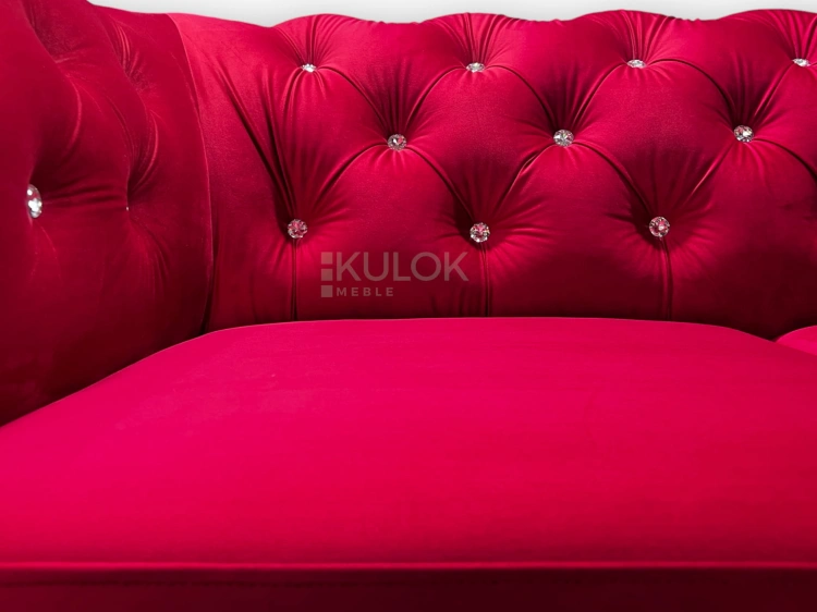 Wygodna sofa dwuosobowa