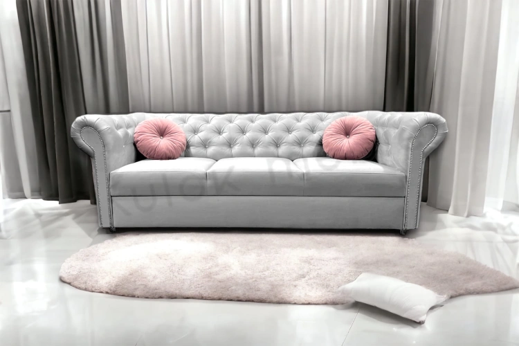 Chesterfield Sofa TOKIO z poduszkami różowymi - Trwała Elegancja z Pikowanym Aksamitnym Szarym Velvetem | Prestige 2770