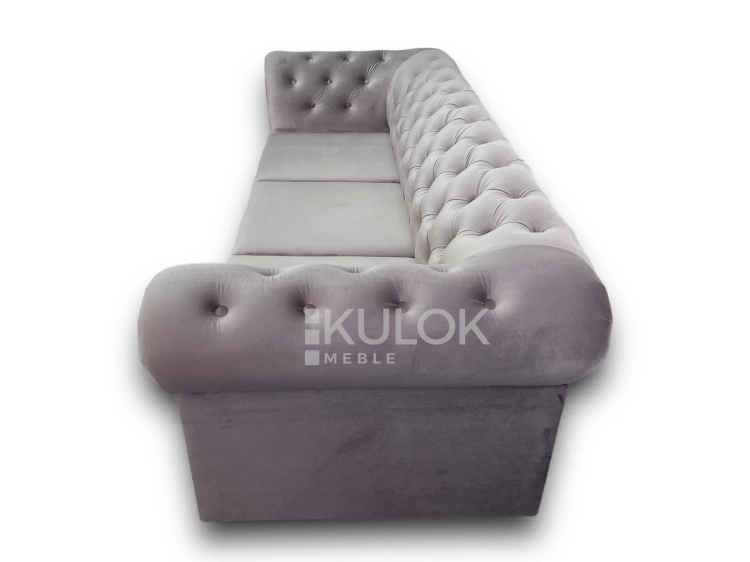 Ekskluzywna kanapa stylizowana chesterfield