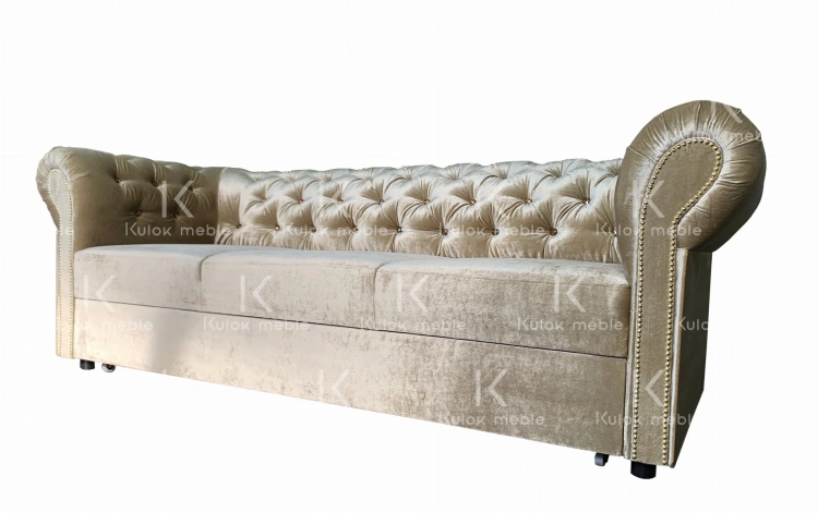 Wzbogać swój salon o wyjątkową sofę - Chesterfield TOKIO z błyszczącą tkaniną Gloss Velvet Złoto.