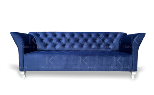 Elegancka sofa Chester Magic Velvet pikowana granatowa Ludwik nogi białe.