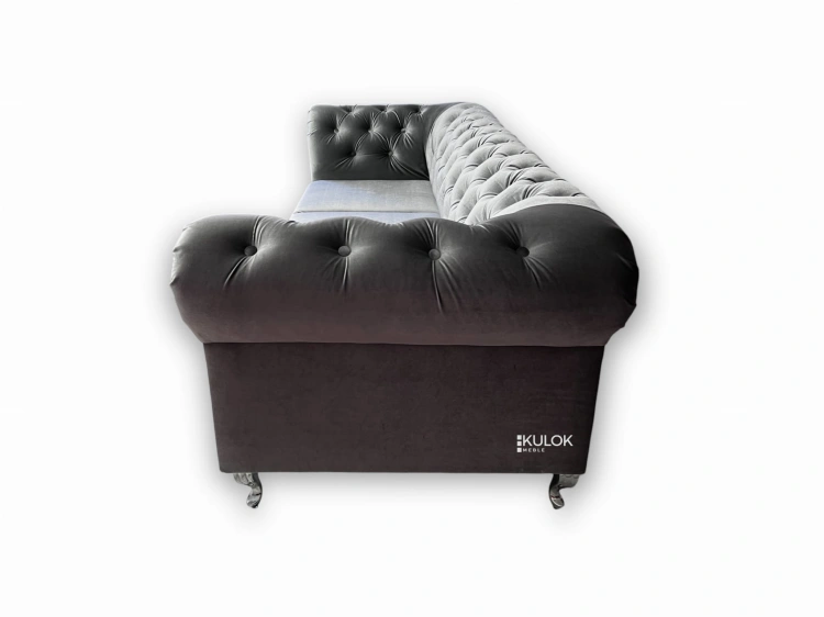 Sofa pikowana Chesterfield z wysokimi nogami ludwik