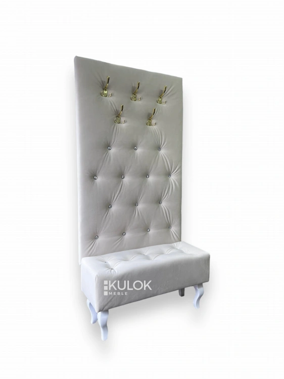 Garderoba Chesterfield Pikowana 130cm x 80cm ze Złotymi Wieszakami w różnych aranżacjach.