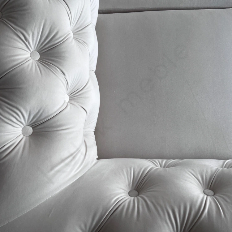 Pikowana Sofa Monaco Velvet  - harmonia wnętrza w bieli - poczuj luksus każdego dnia
