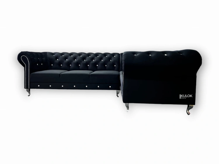 Czarna narożna sofa w stylu Ludwikowskim z ozdobnymi kryształkami