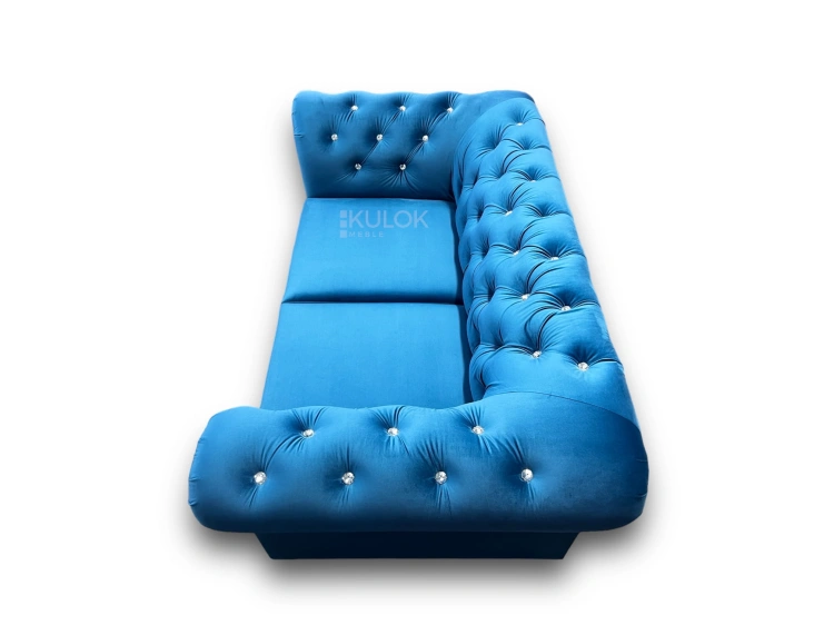 Ręcznie wykonana sofa Chesterfield z wysokiej jakości materiałów