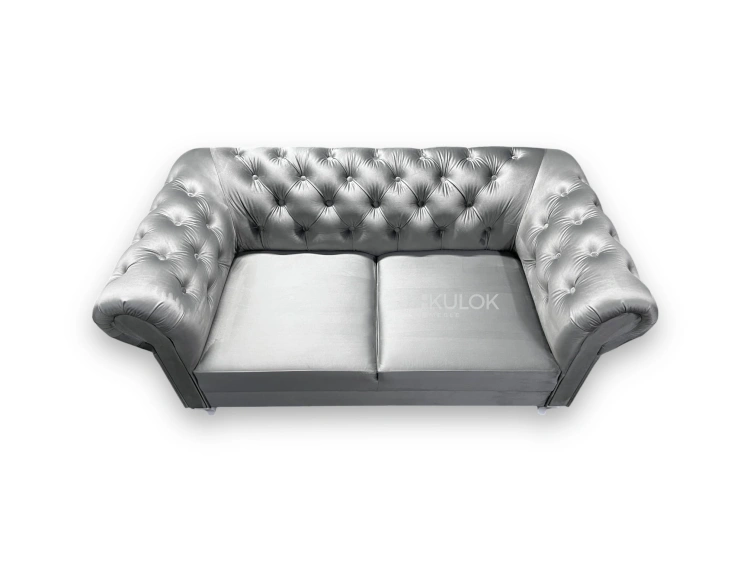 Klasyczna szara sofa z weluru