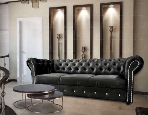 Czarna Sofa Chesterfield z Tkaniny French Velvet 685 - Subtelny Błysk Kryształków Swarovski w salonie