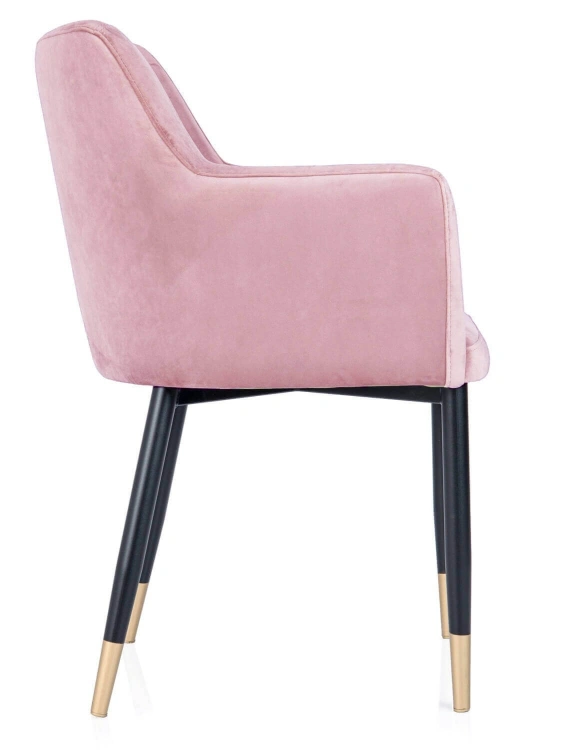 Designerskie krzesło do salonu ze złotymi akcentami