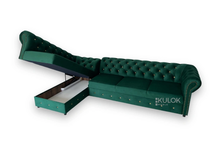 Duży narożnik chesterfield 300x180 cm w butelkowej zieleni, pikowany złotymi kryształami, z funkcją spania i pojemnikiem.
