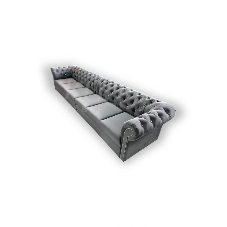 Stworzona do relaksu dla sześciu osób - Sofa Chesterfield Pro 4m to doskonały wybór na spotkania z rodziną czy przyjaciółmi.
