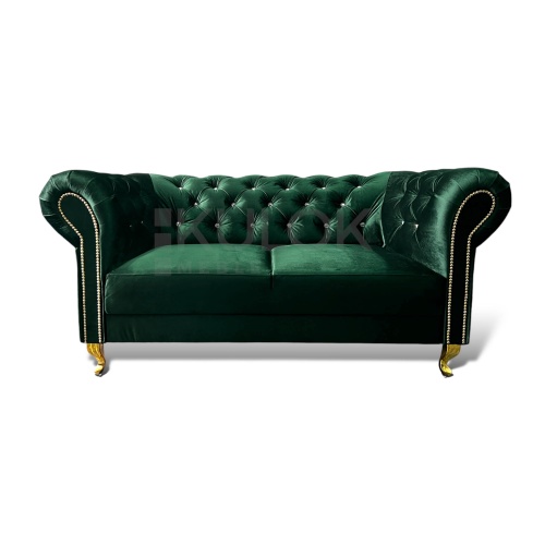 Sofa Chesterfield Lux w butelkowej zieleni - tkanina premium Primo 8818 Velvet, pikowanie kryształami Swarovski, złote detale, błyszczące złote nogi Ludwik chrom.