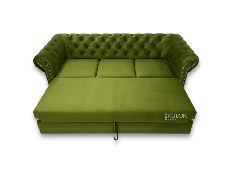 pikowana sofa w stylu vintage z niskimi nogami