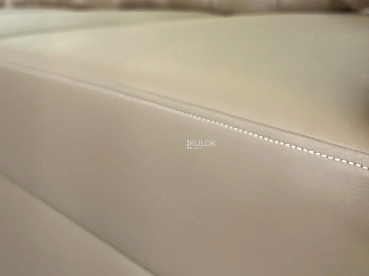 Ekskluzywna sofa Chesterfield 4m do nowoczesnych wnętrz