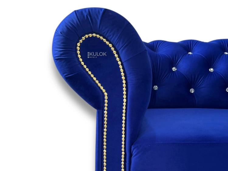 Nowoczesna Sofa Chesterfield z Magic Velvet i Złotymi Ćwiekami