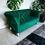 Elegancka Sofa 2-osobowa - Styl Chester Ludwik w zielonym velvecie.