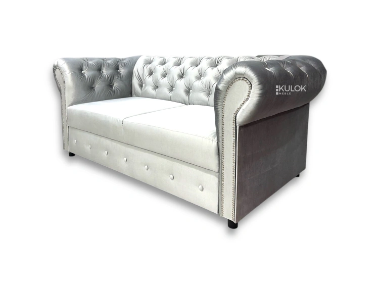 Lśniąca sofa velvetowa Chesterfield do salonu