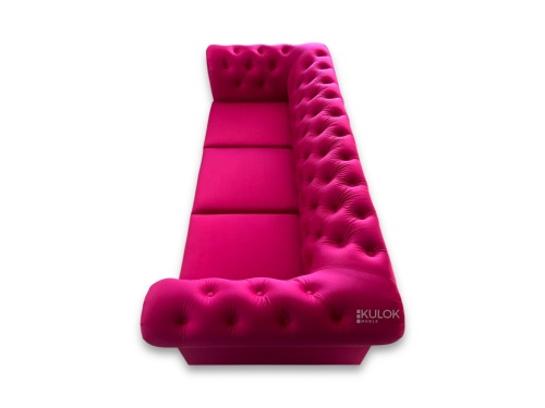 Sofa Chesterfield z funkcją spania w kolorze fuksjowym