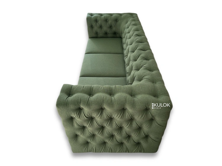 sofa Chesterfield zielona z guzikami dekoracyjnymi