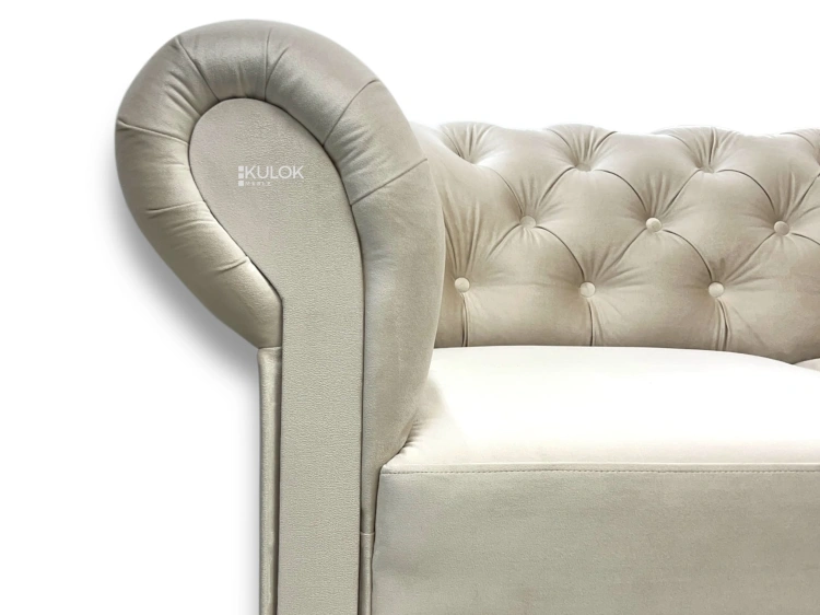 Sofa glamour z podłokietnikami – widok boczny