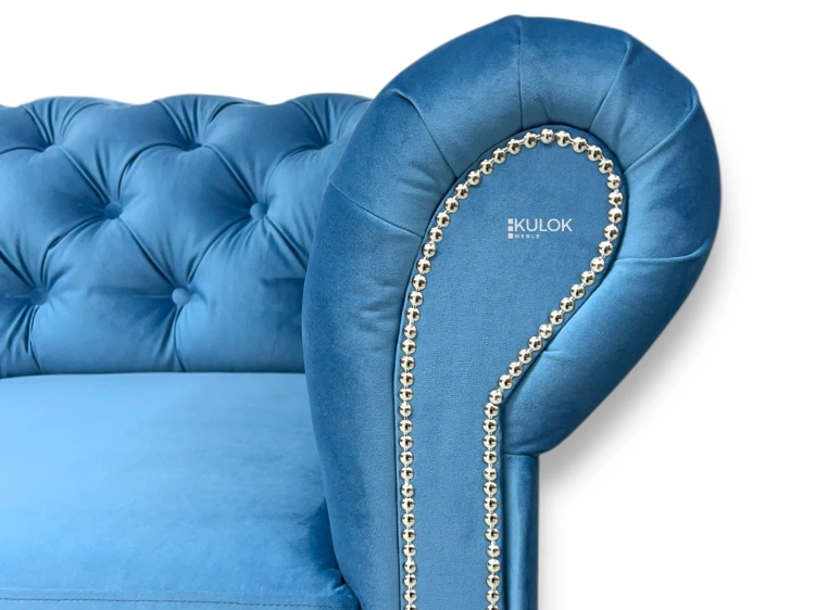Luksusowa sofa Chesterfield Monaco – detal pikowania i tkaniny